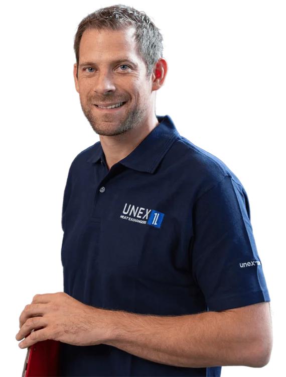 HEXCHANGE-medewerker in UNEX-shirt